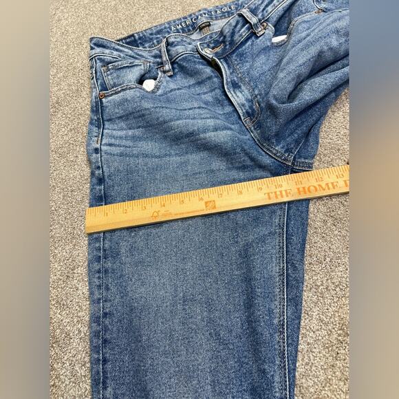 American Eagle women’s highest rise mom jeans sz 8S medium wash stretch blue - Picture 15 of 15